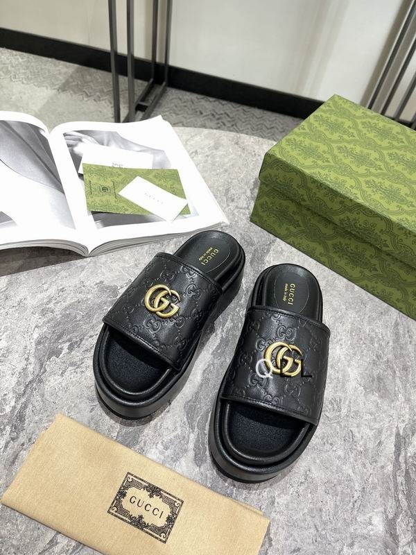 Gucci Women's Slippers 262